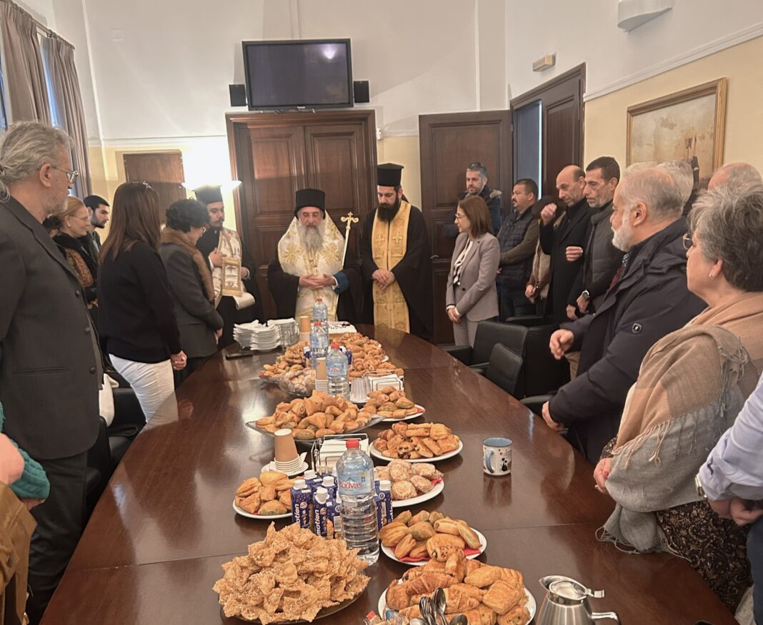 Έκοψαν τη βασιλόπιτα στην Αποκεντρωμένη Διοίκηση Κρήτης