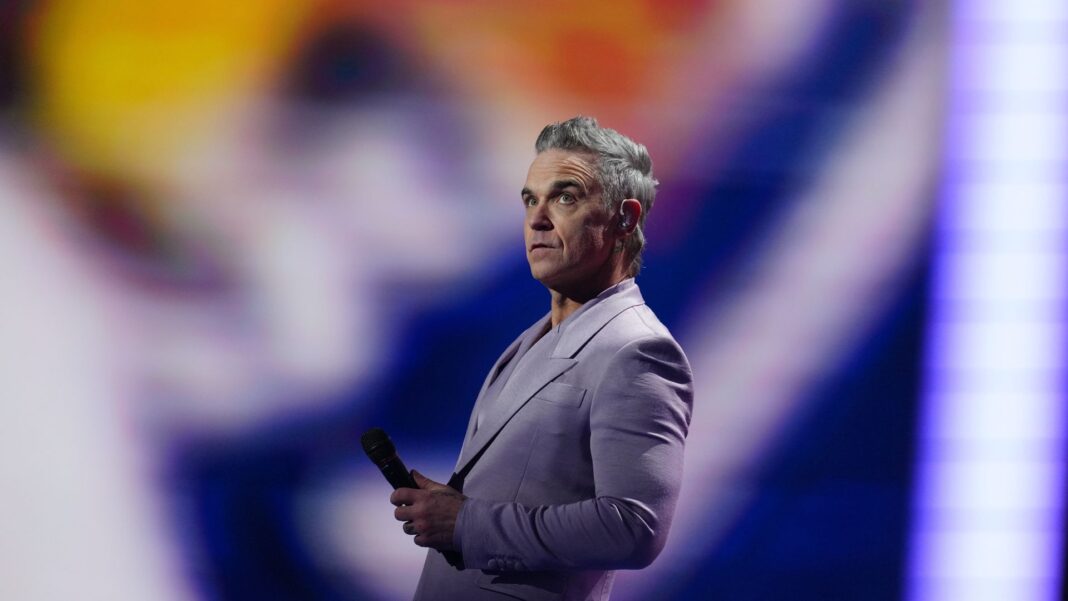 Ο Robbie Williams ένα βήμα πριν καταρρίψει το ρεκόρ των Beatles