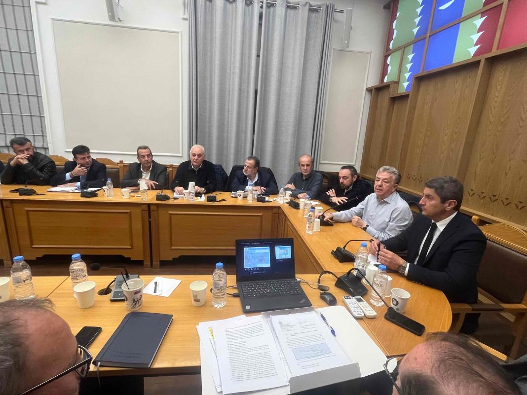 «Στρατηγική προτεραιότητα ο ΝΟΑΚ και η σύνδεση με το νέο αεροδρόμιο στο Καστέλλι» – Κοινό μέτωπο Αρναουτάκη και δημάρχων