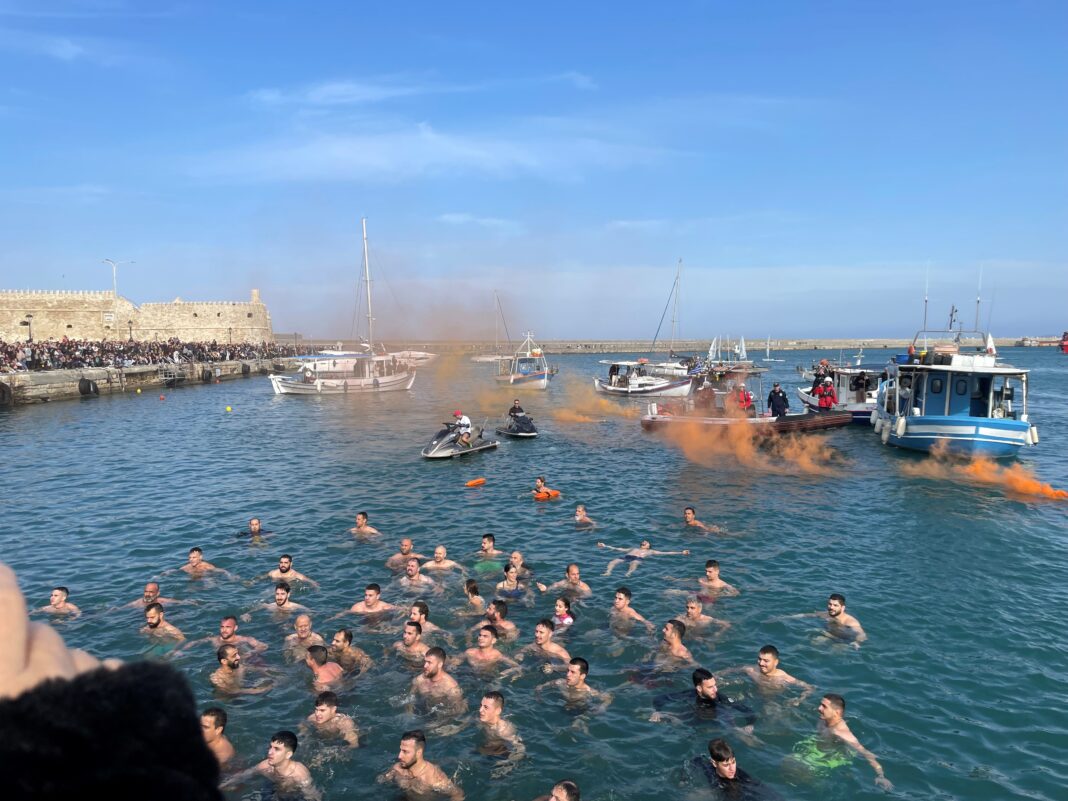 Μηνάς Παπαδάκης: Το φως των Θεοφανίων να φωτίζει όλους