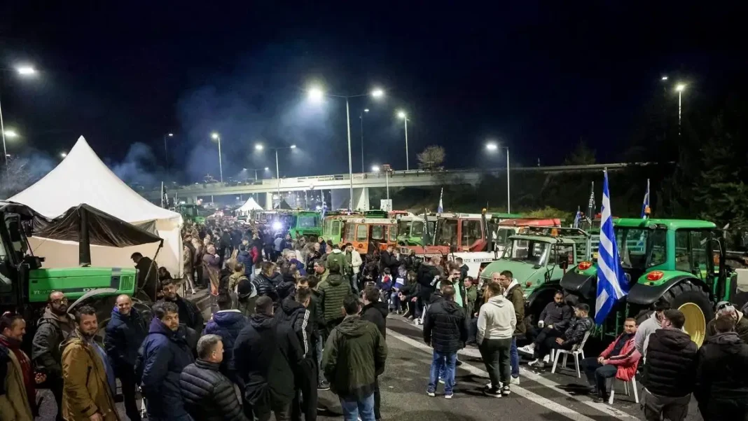 Κυβερνητικές πηγές για το νέο «όχι» των αγροτών: Η κοινωνία δεν έχει άλλο χρόνο