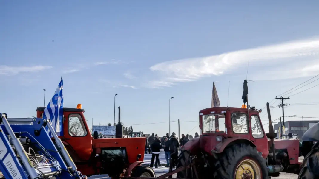 ΠΑΣΟΚ: «Όχι» στη διακομματική για τους αγρότες – Πρόταση για Εθνική Επιτροπή