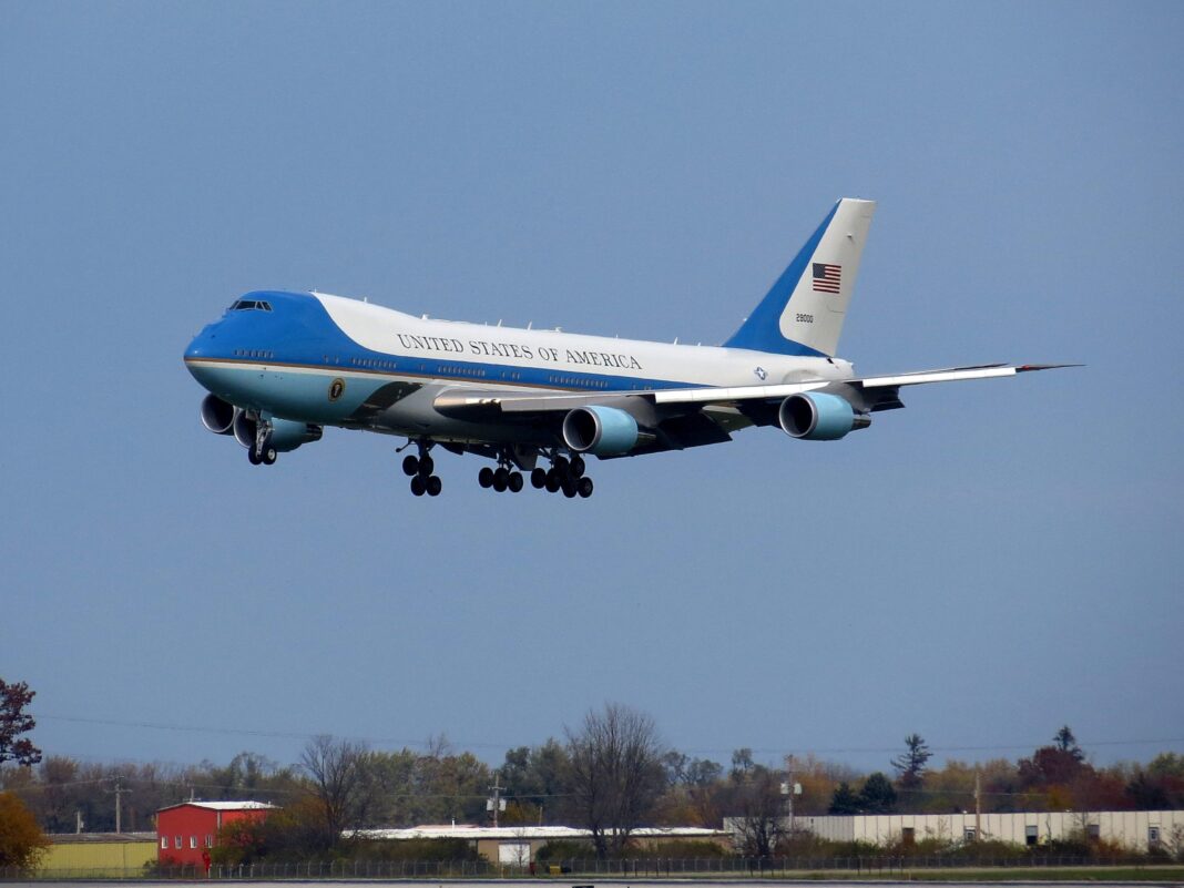 Air Force One: Σπάνια τα προβλήματα στα αεροπλάνα που μεταφέρουν τον Πρόεδρο των ΗΠΑ