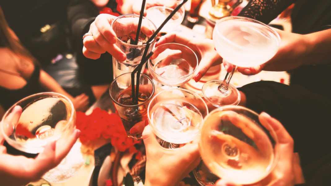 Θεσσαλονίκη: Στο νοσοκομείο 16χρονος που μέθυσε μετά από κατανάλωση αλκοόλ σε μπαρ