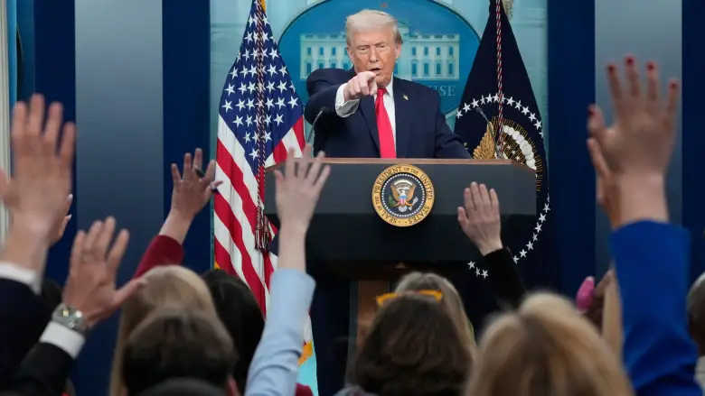 Ετοιμος για κάθε ενδεχόμενο απέναντι στην Τεχεράνη ο Τραμπ – Στην Άγκυρα ο Ιρανός ΥΠΕΞ