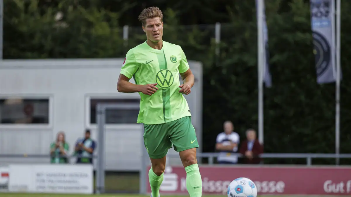 Ο παίκτης που επιτέθηκε στον Κούτσια είχε αρνηθεί στο παρελθόν να υπογράψει φανέλα με το σήμα της ΛΟΑΤΚΙ κοινότητας