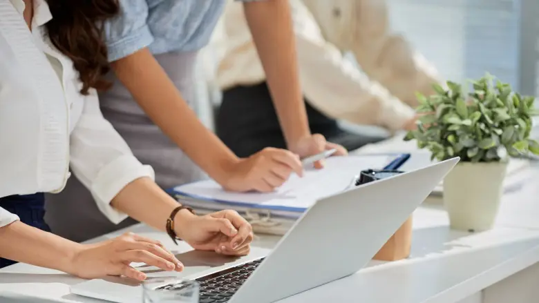 Δουλέψαμε 177 ημέρες το 2025 για να καλύψουμε τις υποχρεώσεις μας προς το κράτος, δείχνει μελέτη