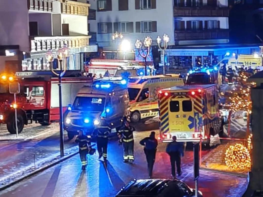 Ματωμένη Πρωτοχρονιά στην Ελβετία: Νεκροί και τραυματίες από έκρηξη στο θέρετρο Κραν Μοντανά (βίντεο)