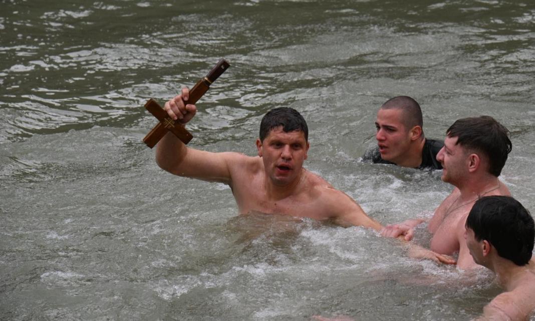 Θεοφάνεια ή Θεοφάνια; Ο Γιώργος Μπαμπινιώτης απαντά