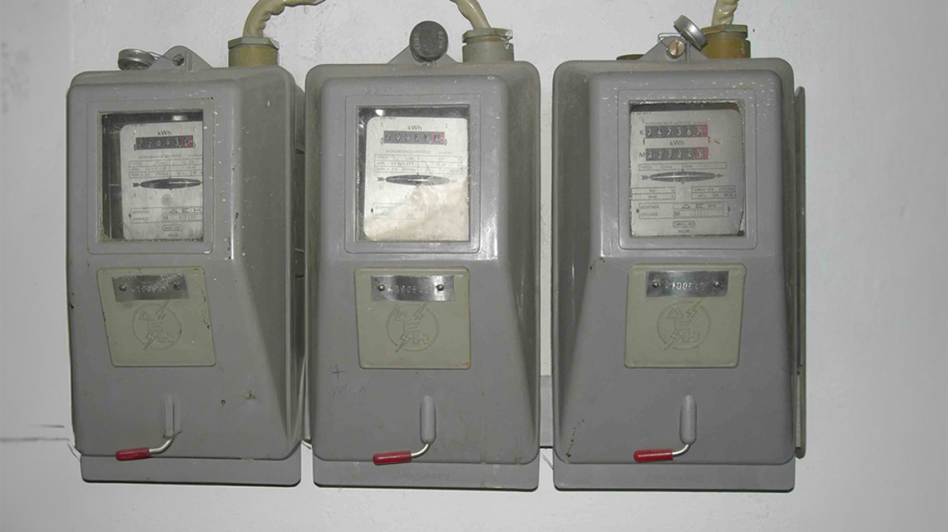 Ο ΔΕΔΔΗΕ επανεξετάζει υποθέσεις ρευματοκλοπής και «παγώνει» διακοπές ρεύματος σε χαμηλές παροχές