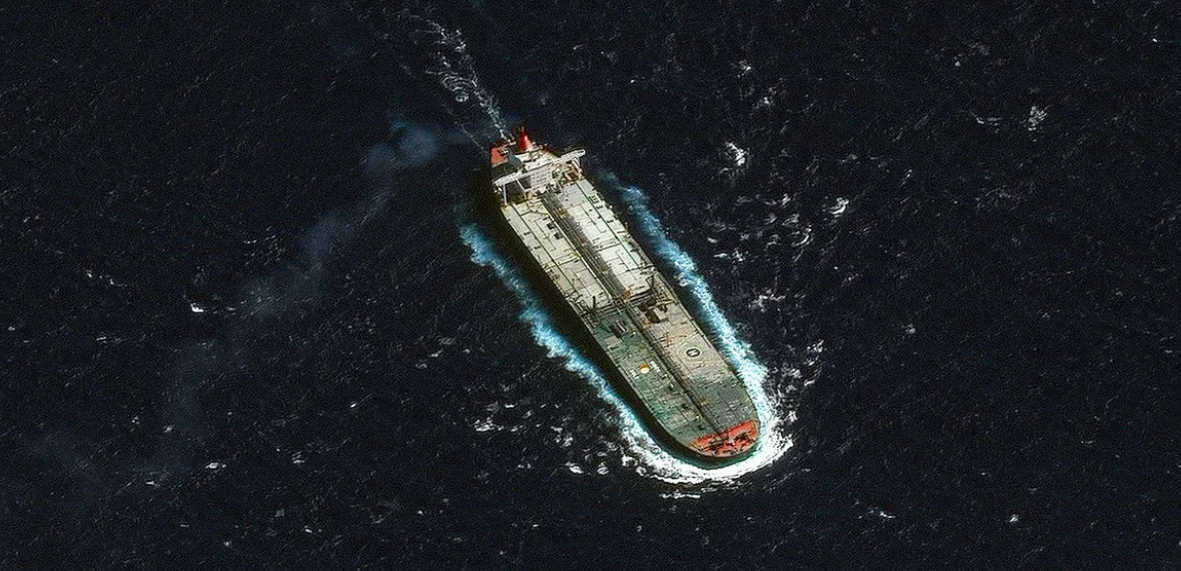 Ρωσία: Έστειλε πολεμικό πλοίο για να συνοδεύσει πετρελαιοφόρο που καταδιώκουν οι ΗΠΑ