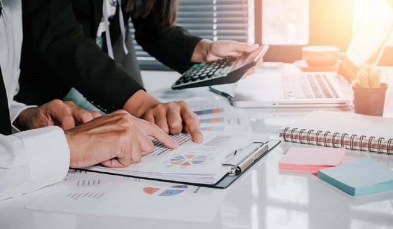 Στον “αέρα” η πλατφόρμα της ΑΑΔΕ για πώληση αγαθών χωρίς ΦΠΑ έως 100.000 ευρώ