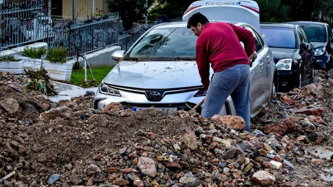 Ξεκινούν οι αυτοψίες στην Αττική μετά τις πληγές από την κακοκαιρία που άφησε πίσω της δύο νεκρούς