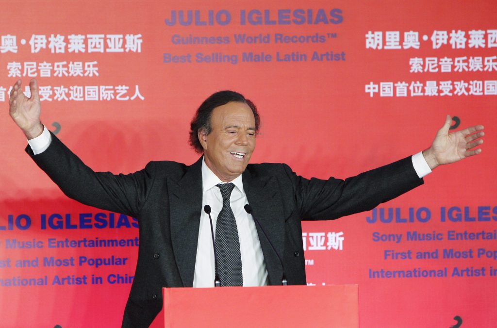 Ο Χούλιο Ιγκλέσιας κατηγορείται για σεξουαλική κακοποίηση δύο γυναικών