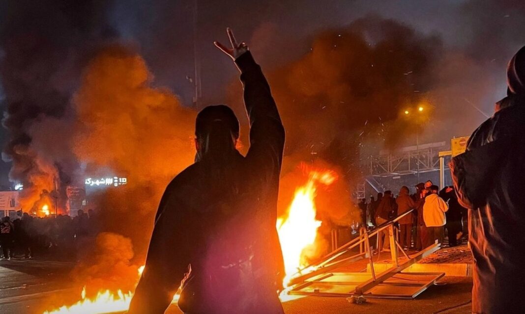 Εκπρόσωπος ΥΠΕΞ: Παρακολουθούμε στενά την κατάσταση στο Ιράν, δεν υπάρχει αίτημα εκκένωσης Ελλήνων πολιτών