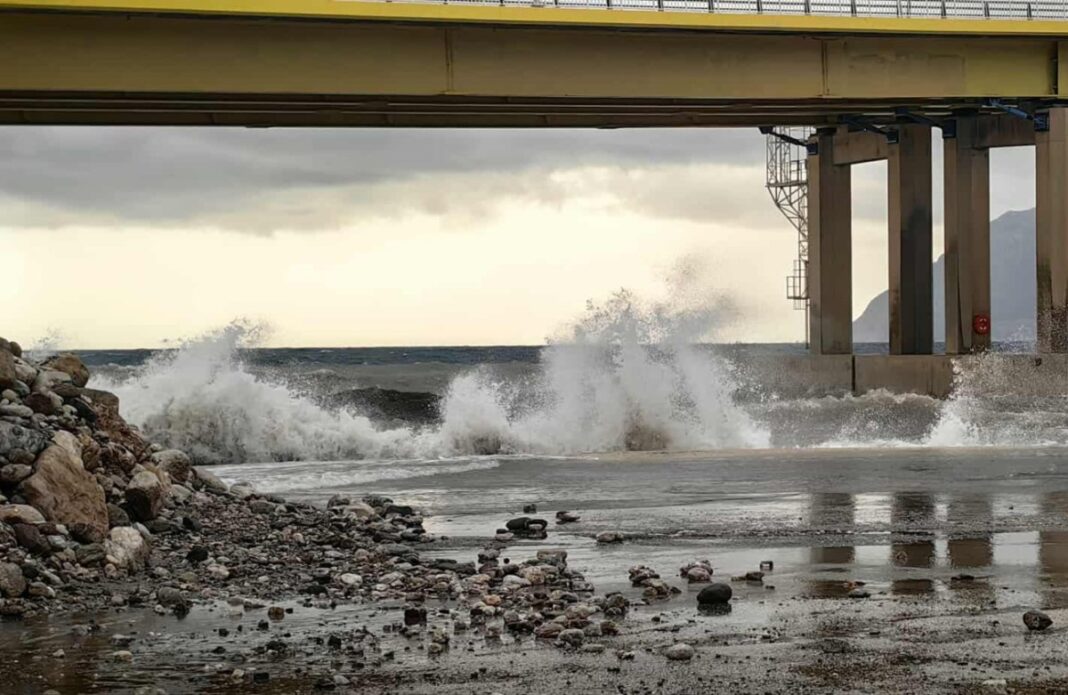 Ήχησε το 112 σε Αρκαδία, Μεσσηνία, Κορινθία και Λακωνία – «Περιορίστε τις μετακινήσεις στις απολύτως αναγκαίες»