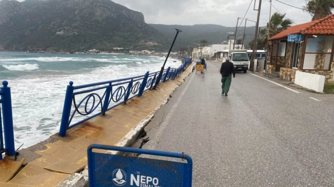 Κακοκαιρία στην Κω: Έπεσαν κολώνες φωτισμού από τους θυελλώδεις ανέμους, ζημιές και σε επιχειρήσεις