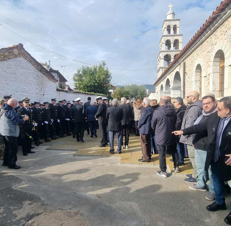 Τελευταίο «αντίο» στον λιμενικό που πνίγηκε στο παράλιο Άστρος – Η πρόταση Κικίλια για το παιδί του