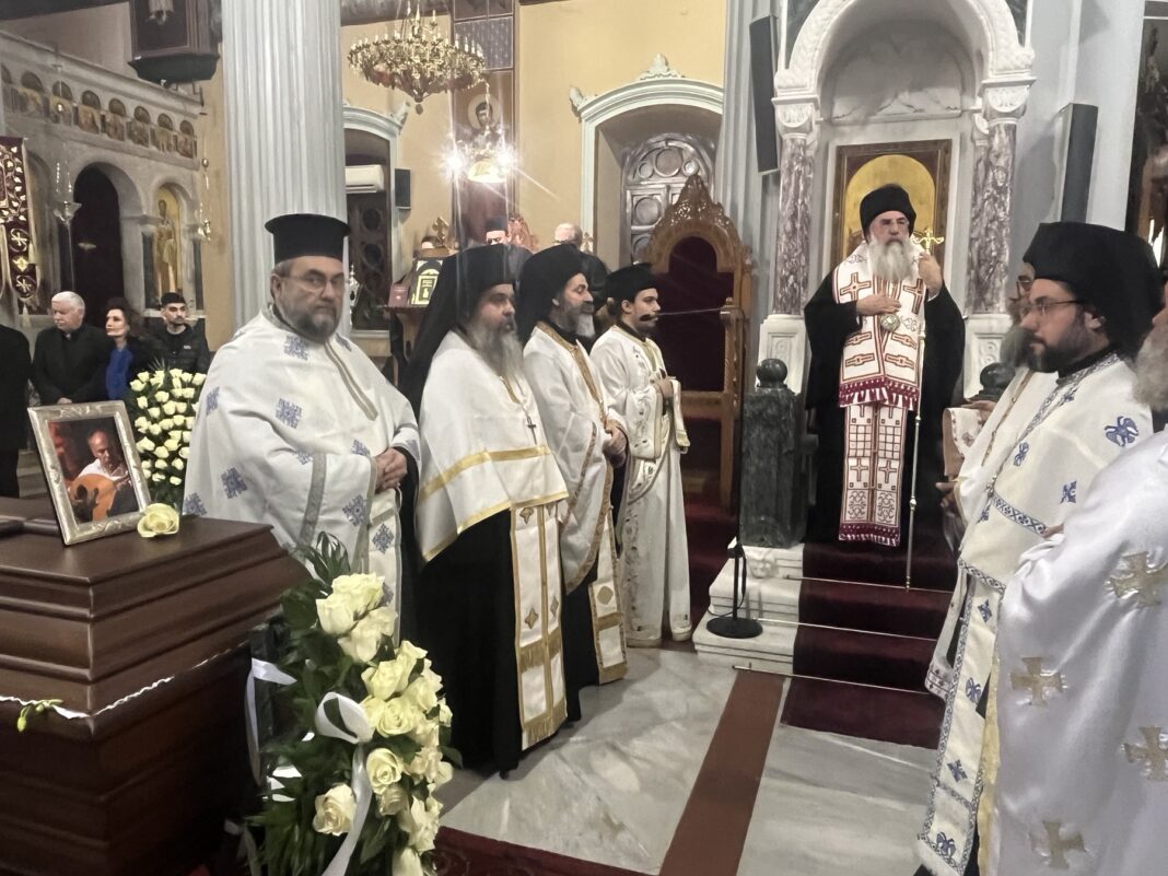 Συγκίνηση στο τελευταίο αντίο στον σπουδαίο και αγαπητό «Ψαρογιάννη» – Φωτογραφίες