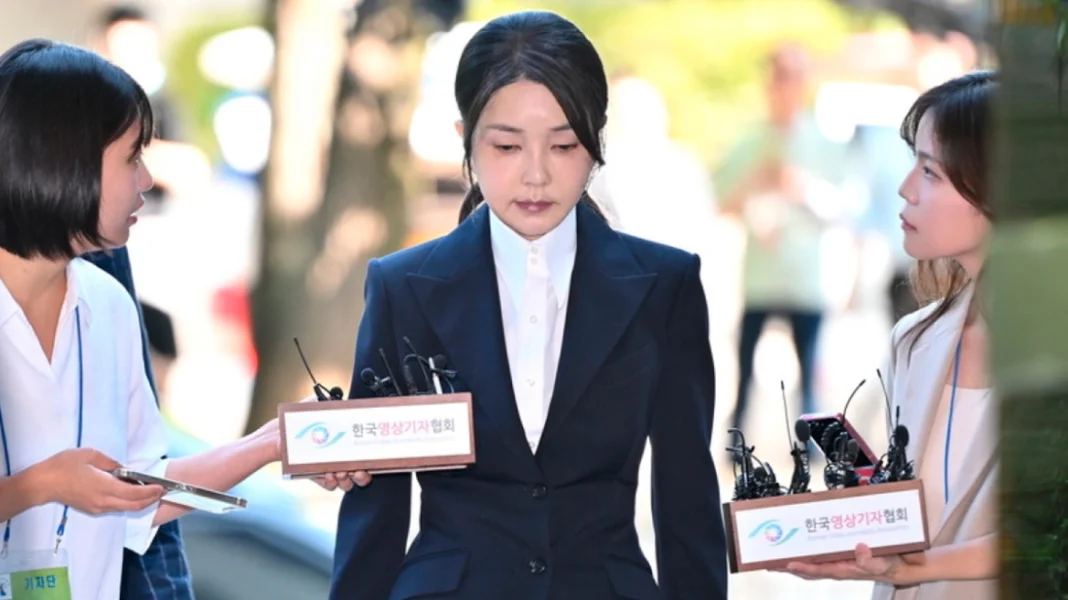 Φυλάκιση 20 μηνών για την πρώην πρώτη κυρία της Νότιας Κορέας, που δωροδοκούνταν με τσάντες Chanel και διαμαντένια κολιέ