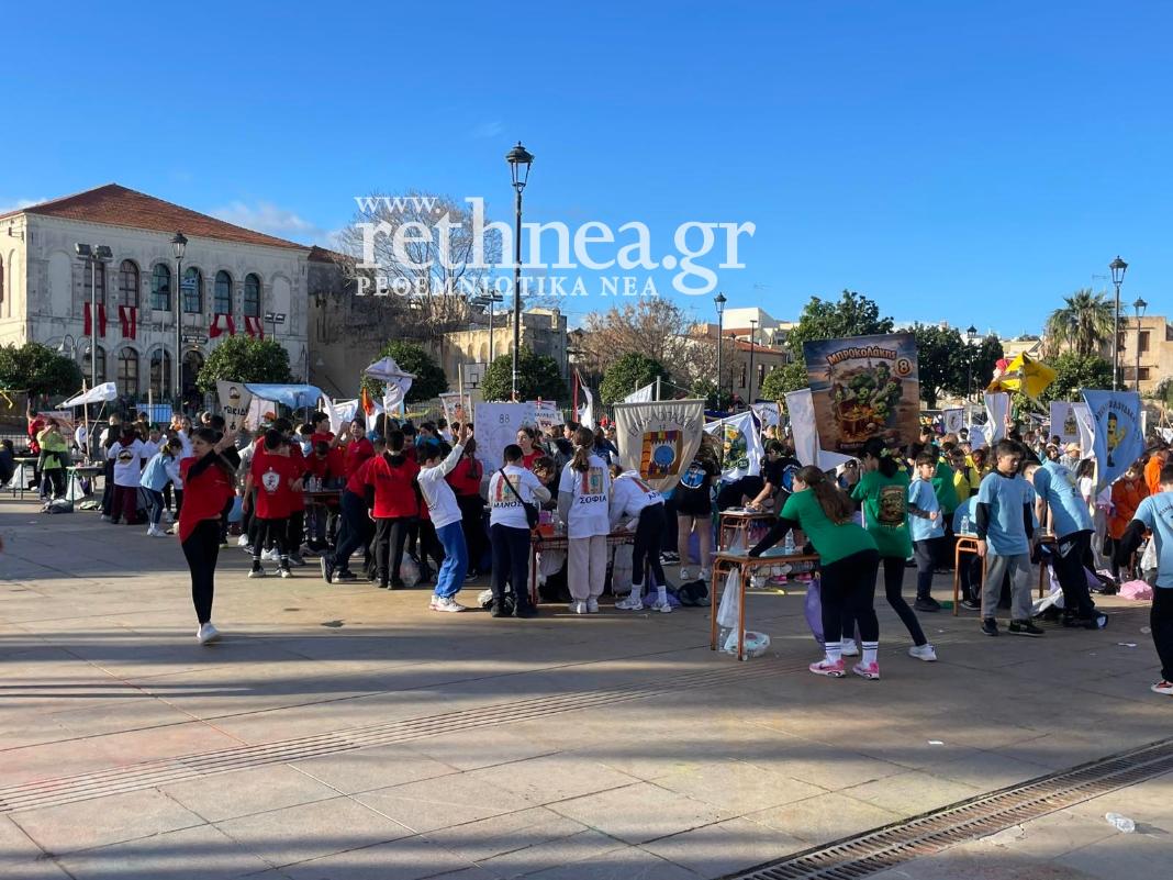 Η πόλη του Ρεθύμνου γέμισε από μικρούς… κυνηγούς κρυμμένου θησαυρού – Φωτογραφίες