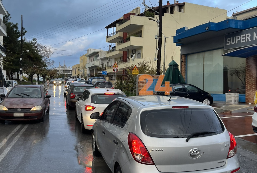 Ηράκλειο: Βροχή, κρύο και… πρωινό κομφούζιο