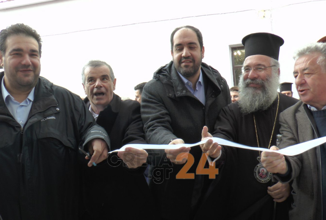 Ο πρωτοπόρος δήμος της Κρήτης και τα εγκαίνια των «κατοικιών των 50 ευρώ» παρουσία δύο Υπουργών!