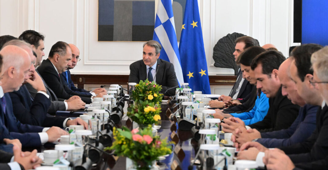 Ειδική τριεδρική περιφέρεια απόδημου Ελληνισμού προτείνει η κυβέρνηση