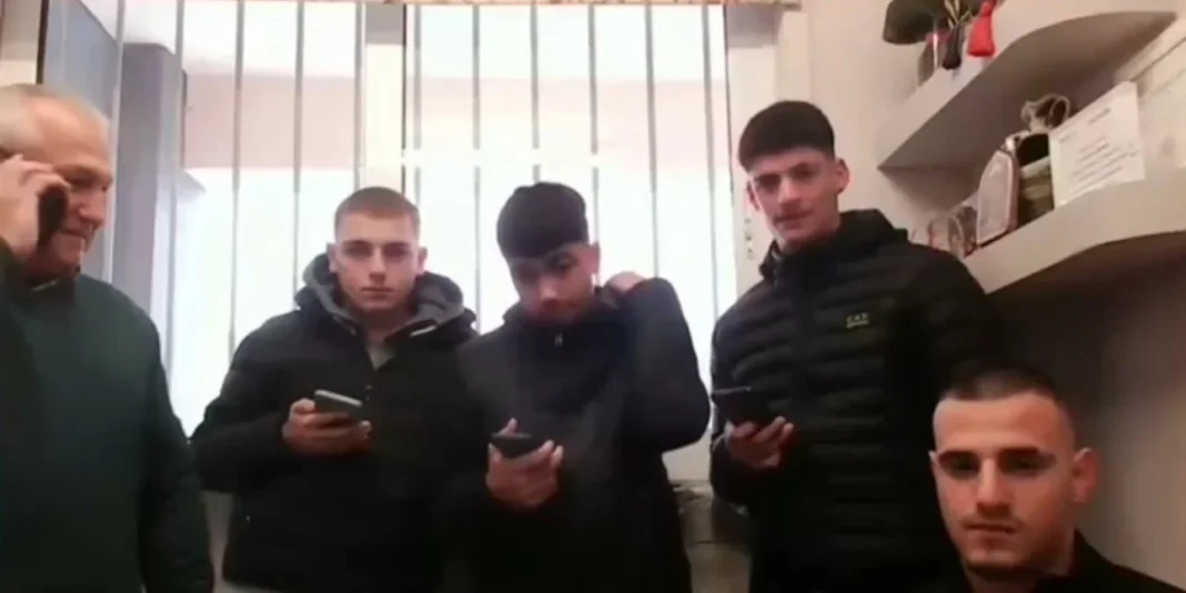 Μαθητές έσωσαν δύο ηλικιωμένους από φλεγόμενο διαμέρισμα