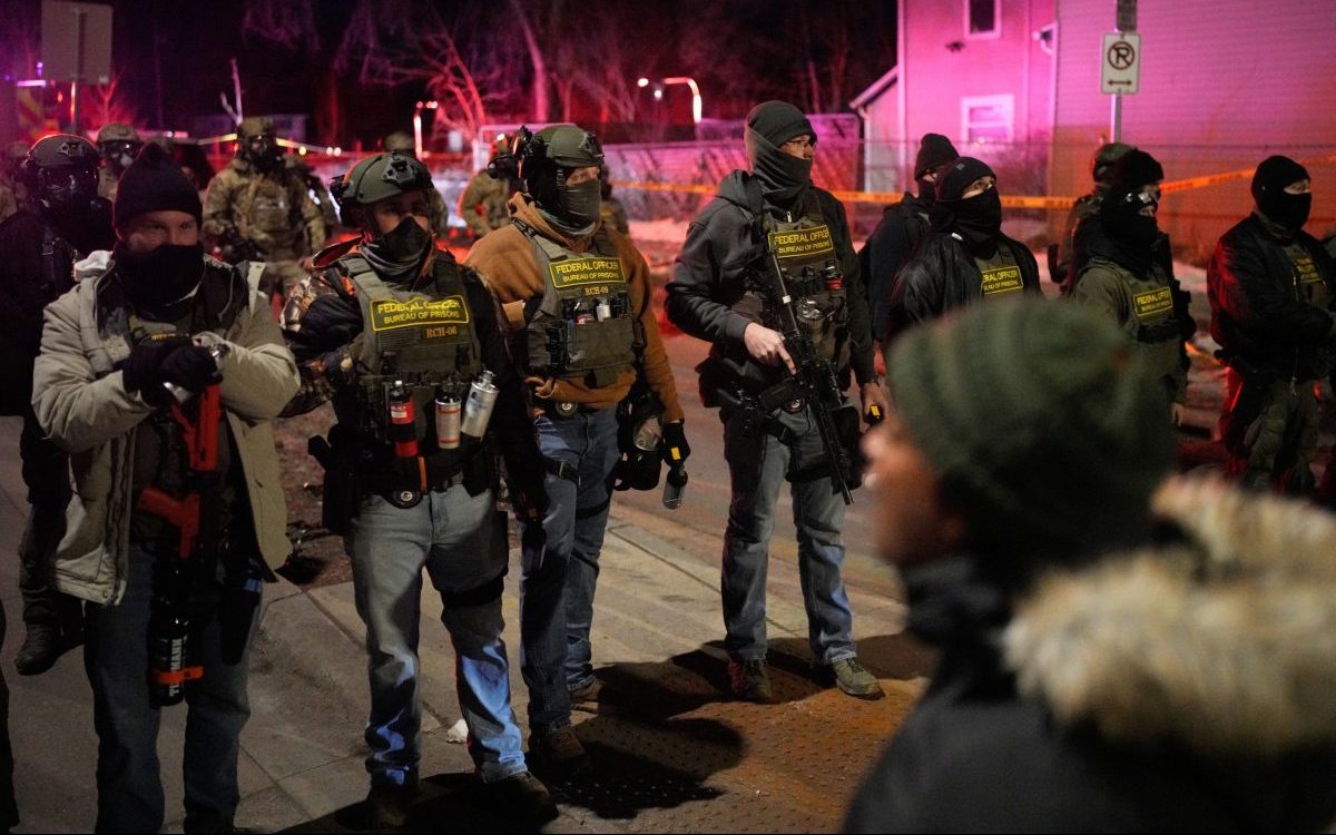 ΗΠΑ-Μινεάπολη: Νέο επεισόδιο με πυροβολισμούς από πράκτορα της ICE  – Χάος και συγκρούσεις