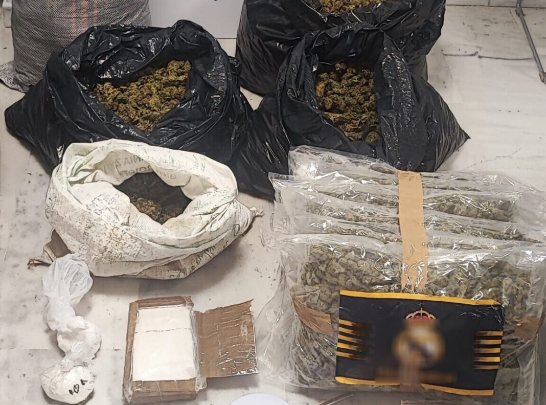 Χανιά: Aστυνομικοί της Δίωξης Ναρκωτικών «ξετρύπωσαν» 24 κιλά κάνναβης και μεγάλη ποσότητα κοκαΐνης!