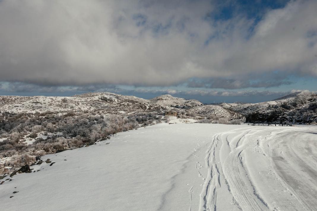 Ψυχρή εισβολή από το Σάββατο και κακοκαιρία από τα… παλιά την Τετάρτη – «Επιλεκτικά» χιόνια στην Κρήτη