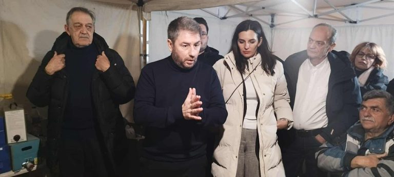 Ανδρουλάκης από μπλόκο Σιάτιστας: Αν δεν δοθούν λύσεις για το κόστος παραγωγής, δεν υπάρχει προοπτική για την Περιφέρεια