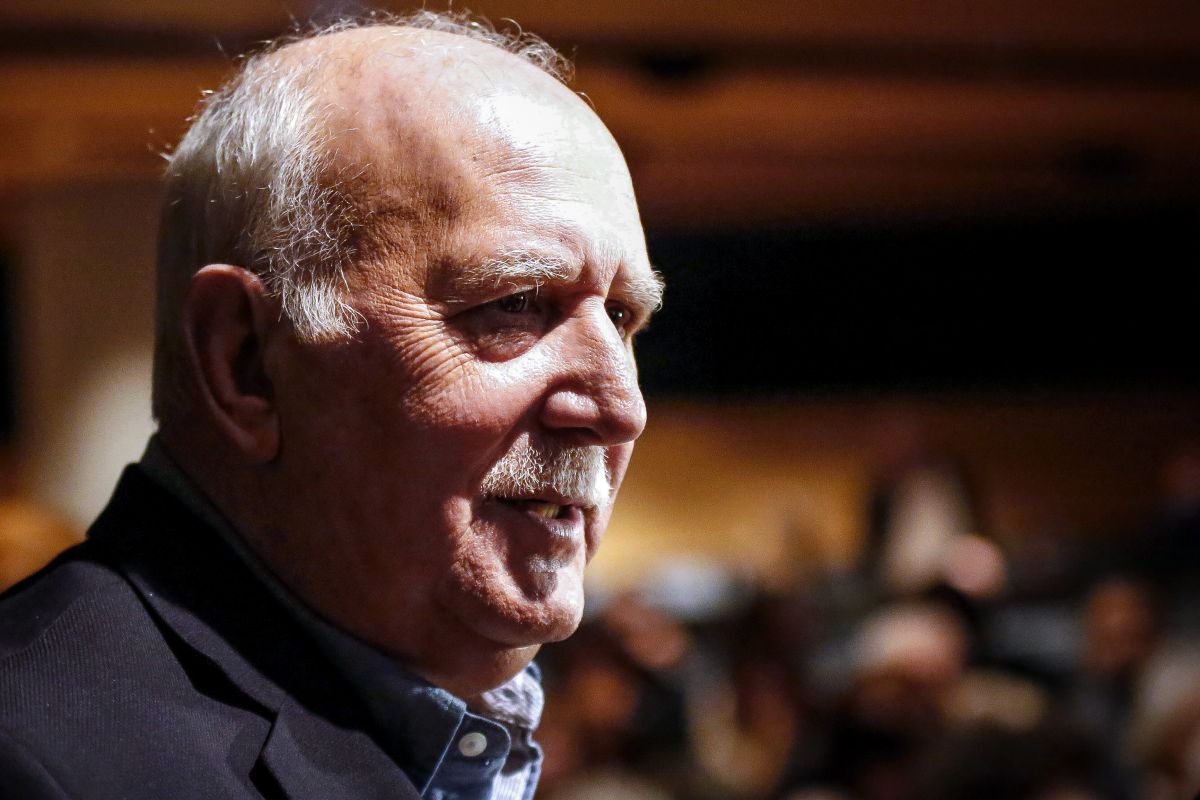 Θλίψη και βουβός πόνος στο τελευταίο «αντίο» στον Γιώργο Παπαδάκη