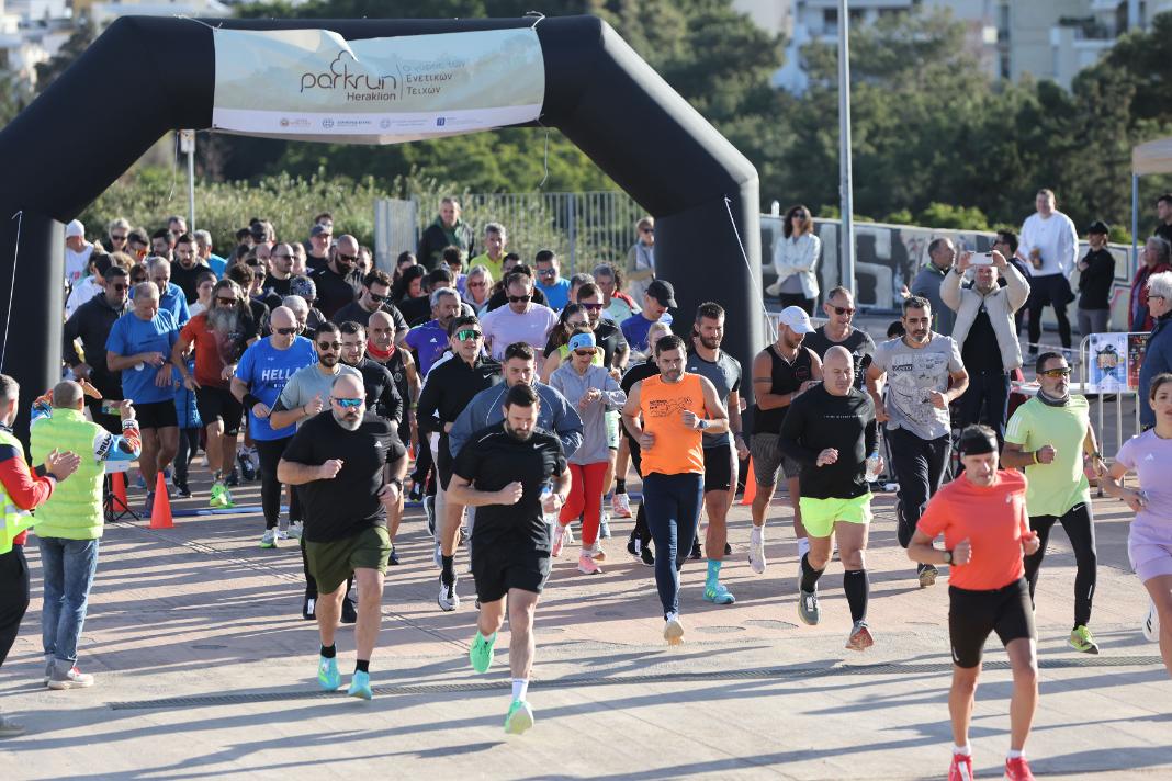 «Parkrun Heraklion»: Γίνεται θεσμός άθλησης και χαράς ο γύρος των Ενετικών Τειχών του Ηρακλείου