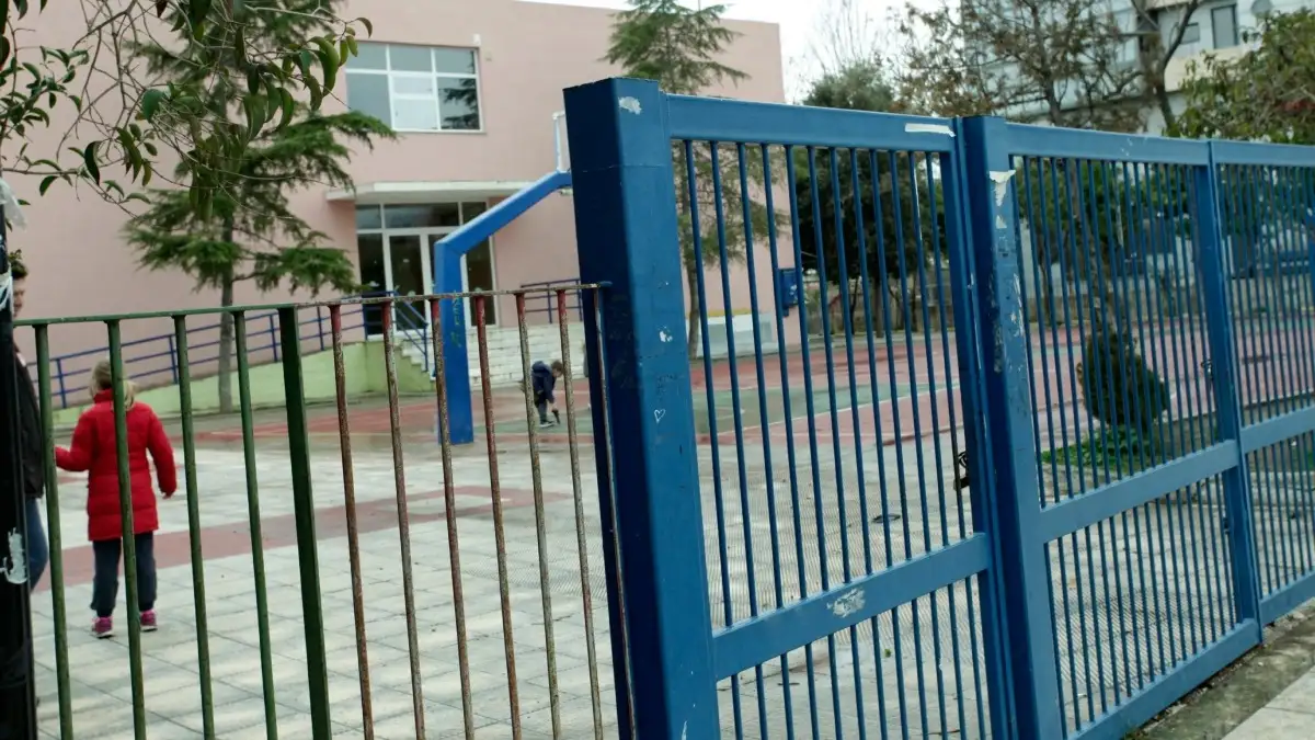 Ζάκυνθος: Ελεύθερος με περιοριστικούς όρους ο πατέρας του 14χρονου μαθητή με το όπλο