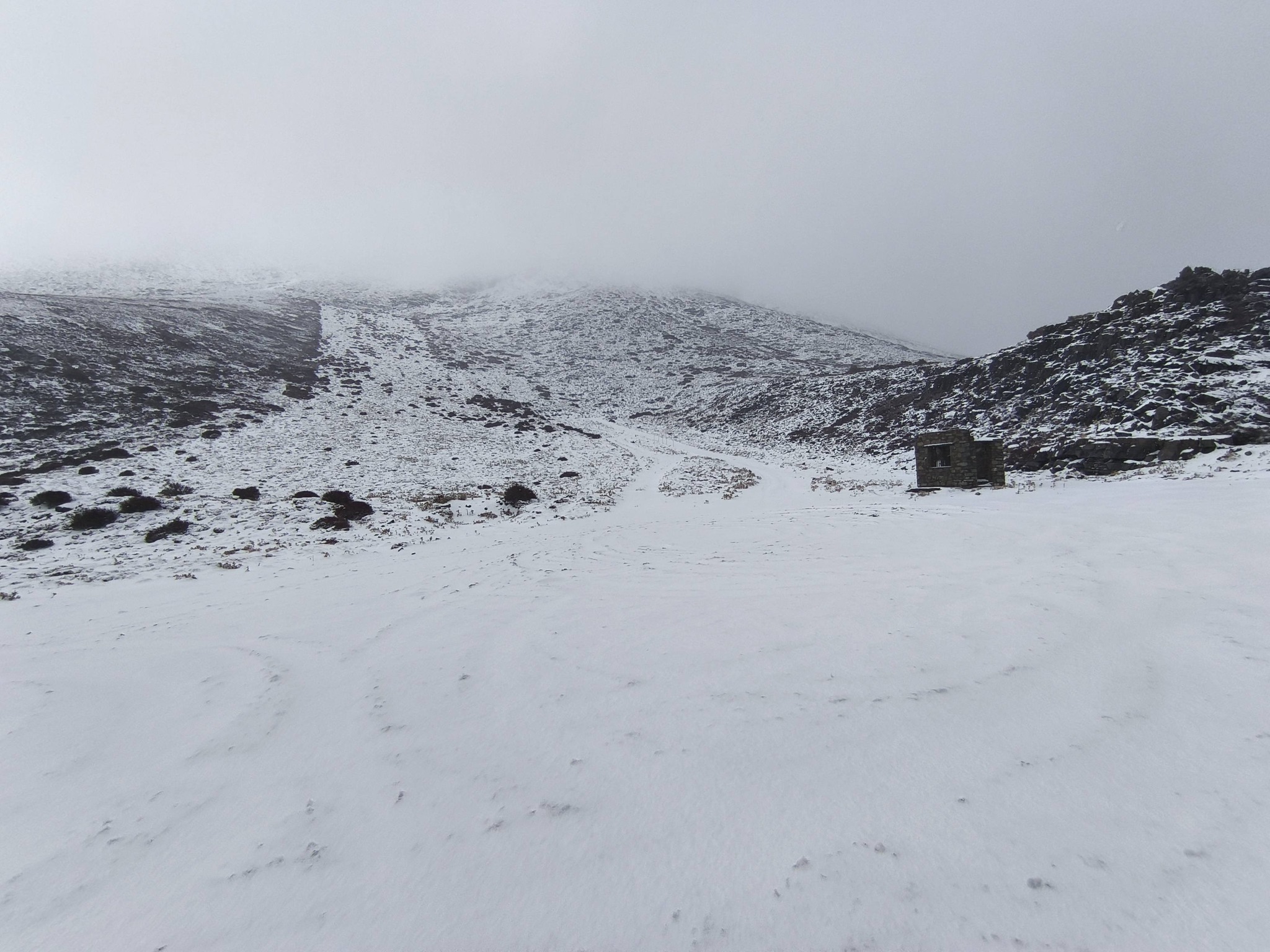 Η πορεία της κακοκαιρίας στην Κρήτη: Πού θα χιονίσει την Τρίτη – Πότε έρχεται νέα ψυχρή εισβολή (βίντεο)