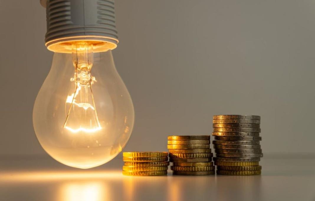 Μείωση λογαριασμών ρεύματος: Τι φέρνει το πρόγραμμα «Απόλλων» για τα ευάλωτα νοικοκυριά