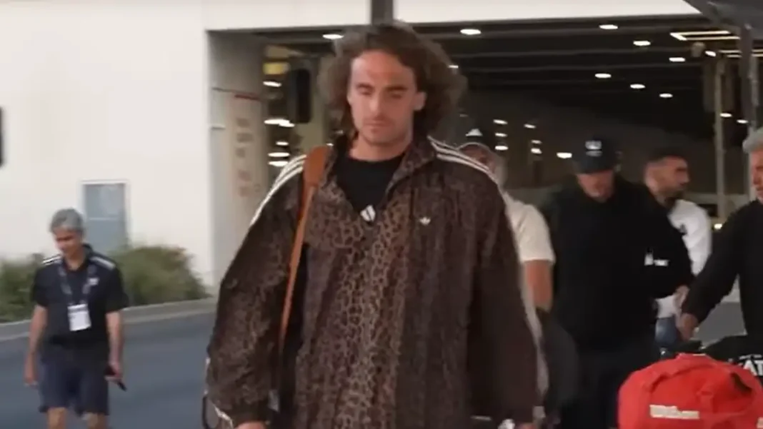 Ο Στέφανος Τσιτσιπάς «έκλεψε» την παράσταση με τη λεοπάρ φόρμα που φόρεσε στην Αδελαΐδα