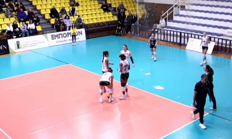 Γυμναστήριο Μίκρας: Έπεσαν σοβάδες από την οροφή κατά τη διάρκεια αγώνα