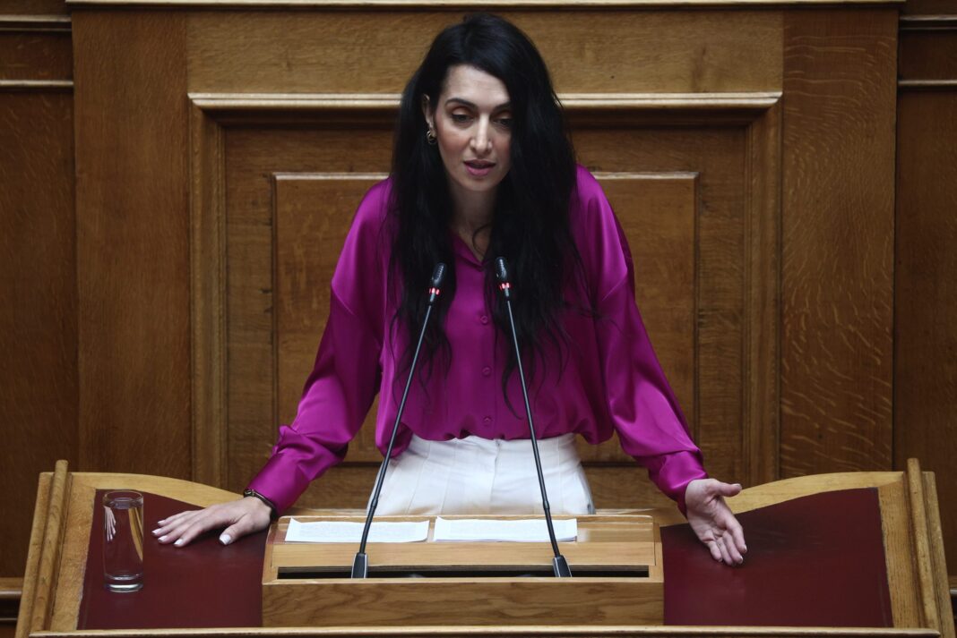 Από την Ευρωπαϊκή Επιτροπή… στη Βουλή: Ερώτηση της Κ. Σπυριδάκη για την εγκατάλειψη των ελαιοπαραγωγών της Κρήτης