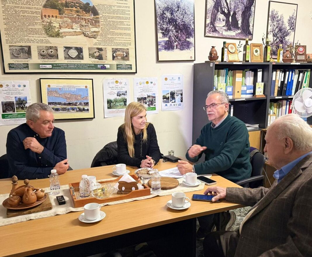 Συνάντηση της Σέβης Βολουδάκη με εκπροσώπους της Διοίκησης του Συνδέσμου Ελαιοκομικών Δήμων Κρήτης