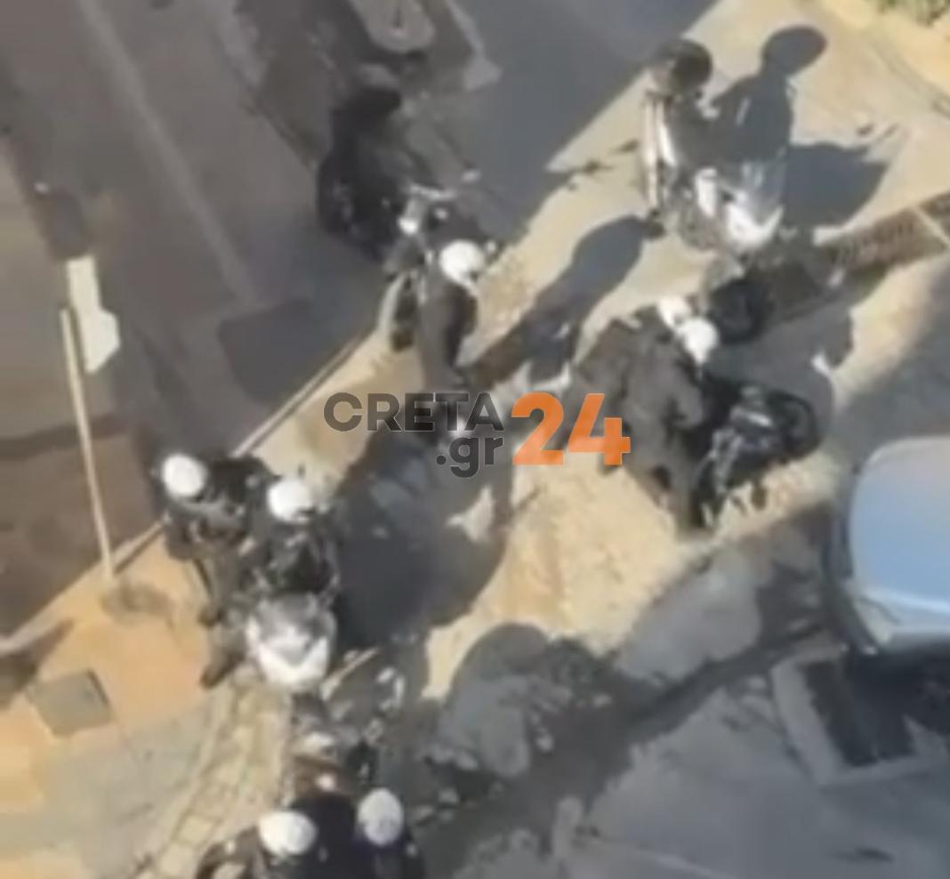 Επεισόδια στην παραλιακή Ηρακλείου: Η στιγμή της σύλληψης οπαδού από τους αστυνομικούς