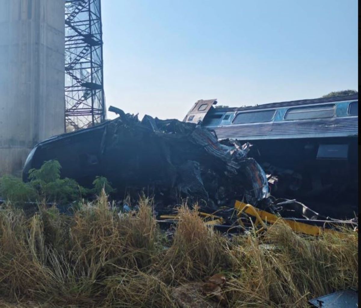 Ταϊλάνδη: Τουλάχιστον 22 νεκροί και 30 τραυματίες από κατάρρευση γερανού πάνω σε τρένο