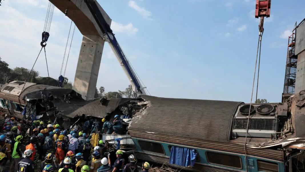 Ταϊλάνδη: 32 οι νεκροί από την κατάρρευση γερανού σε τρένο, πάνω από 60 τραυματίες