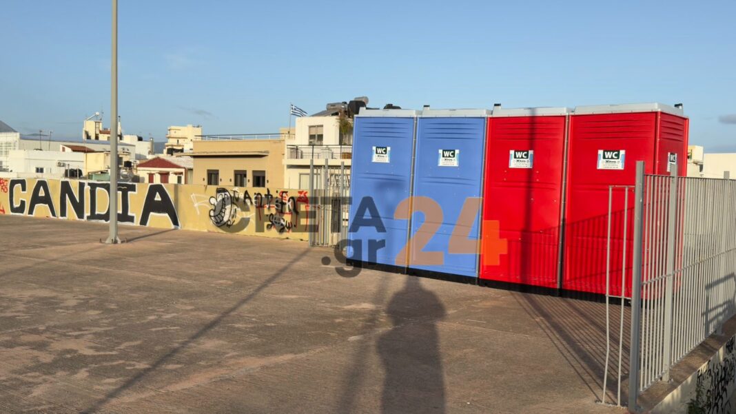 Χημικές τουαλέτες πάνω στα Ενετικά Τείχη: Οι αντιδράσεις, η αλήθεια και η μετακίνηση