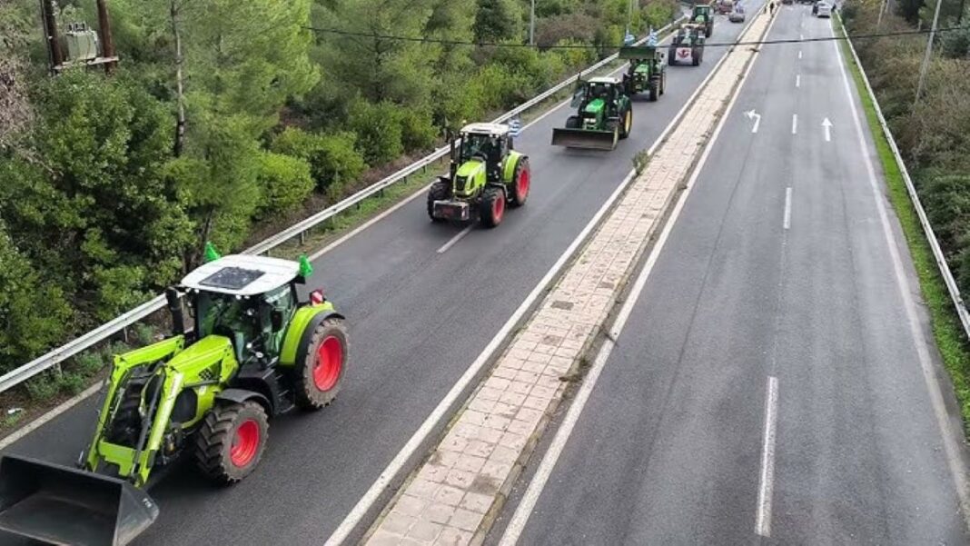 Αποχωρούν οι αγρότες από το μπλόκο των Μικροθηβών – Συσκέπτονται στο μπλόκο της Νίκαιας