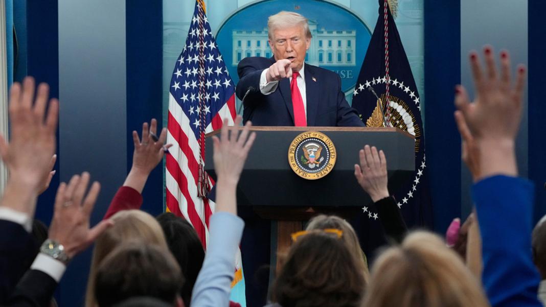 Τραμπ: «Θα μάθετε πόσο μακριά είμαι διατεθειμένος να φτάσω για τη Γροιλανδία»