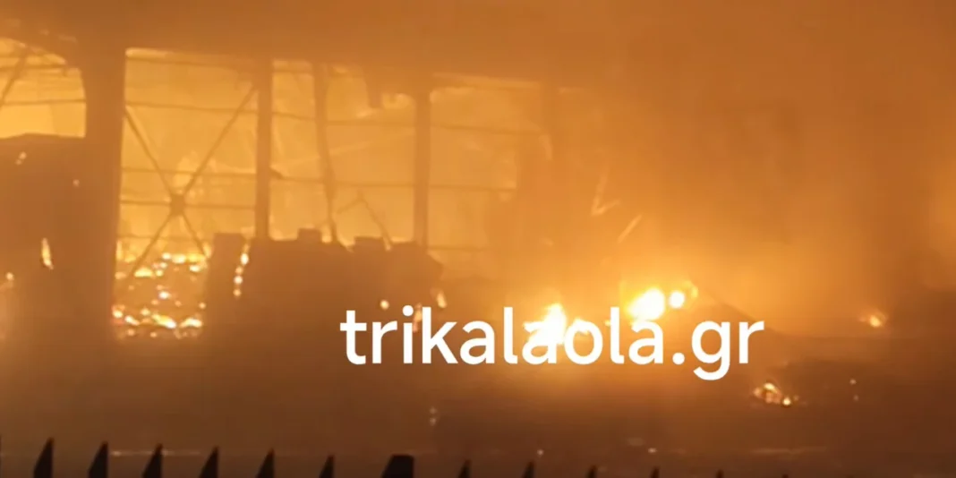Μεγάλη φωτιά στη μπισκοτοβιομηχανία «Βιολάντα» στα Τρίκαλα – 8 τραυματίες και 5 αγνοούμενοι
