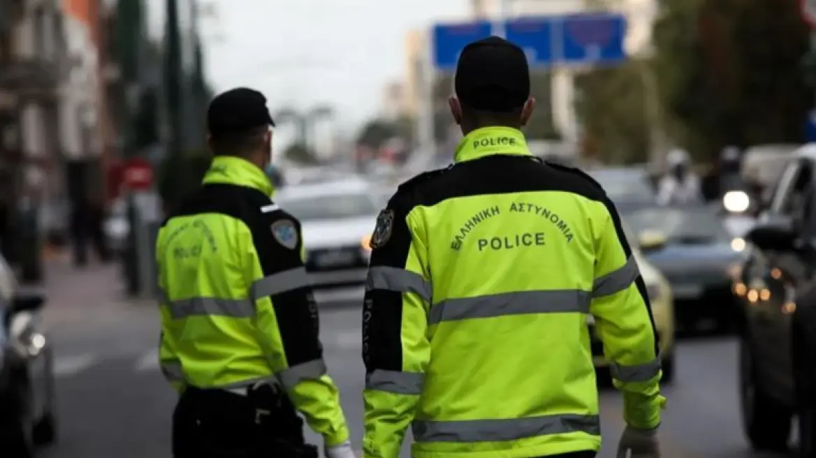 Οδηγούσε μεθυσμένη και έπεσε με το ΙΧ της σε χαντάκι, της είχε αφαιρεθεί το δίπλωμα από το 2022